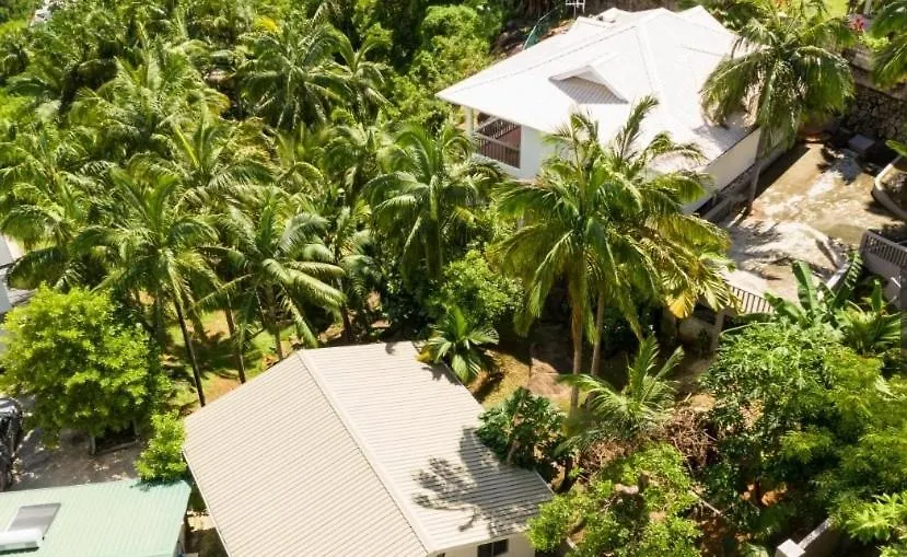Au Cap Rock Villa Chalet בית הארחה