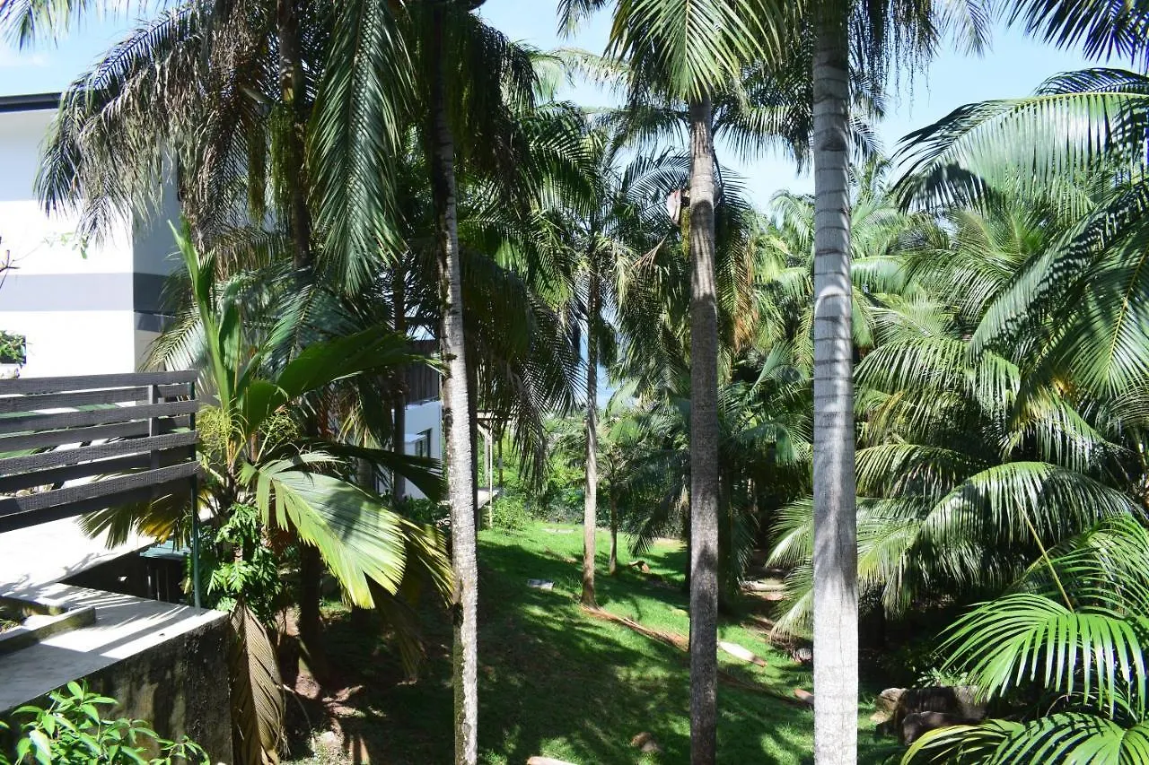 Au Cap Rock Villa Chalet סיישל